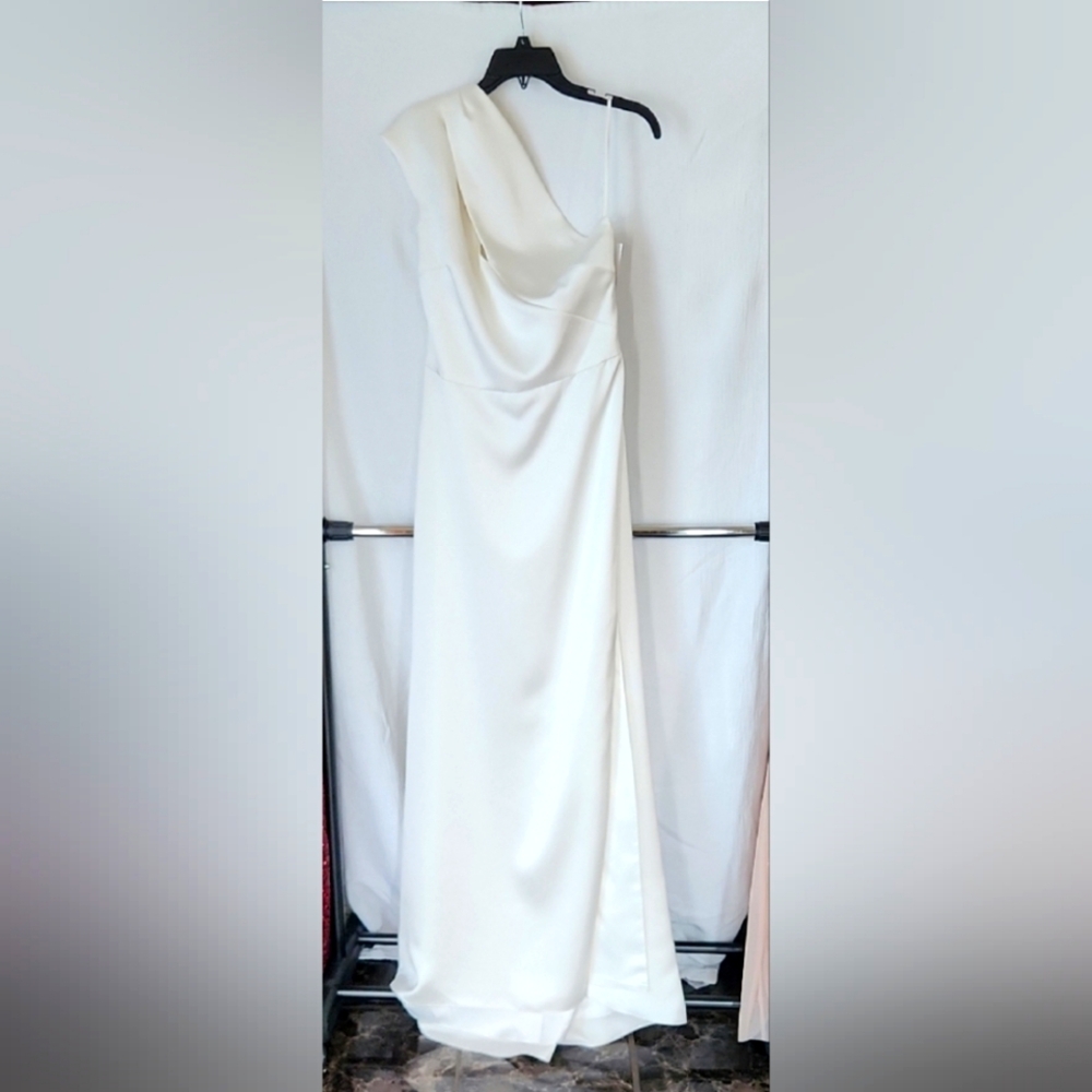 Elegant One Shoulder AMSALE NWT White Bridal / Reception/ Rehearsal Gown, SZ 12